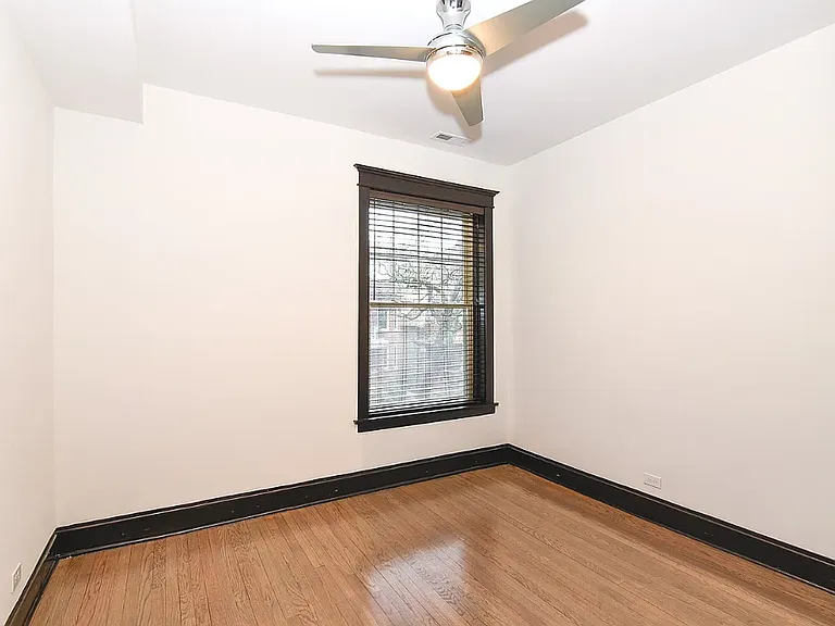 1414 W Rascher Ave #1W — Photo 8