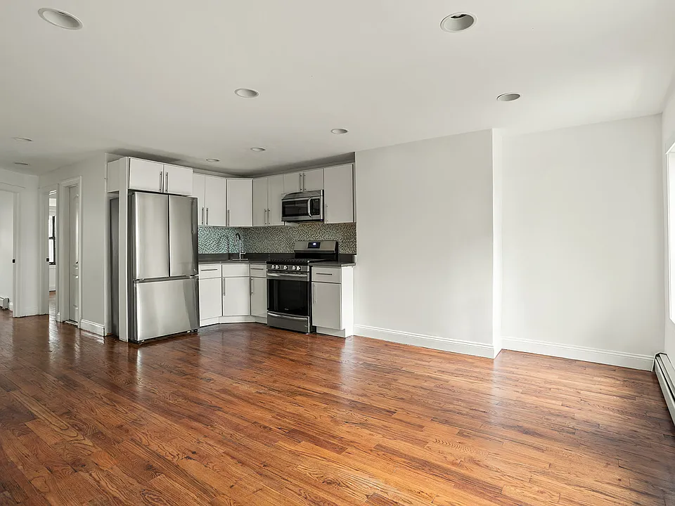 2044 Pacific St #2