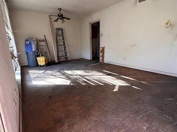 5th image of 411 Armstrong Dr