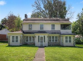 8525 Hiawatha Rd, Kansas City, MO 64114