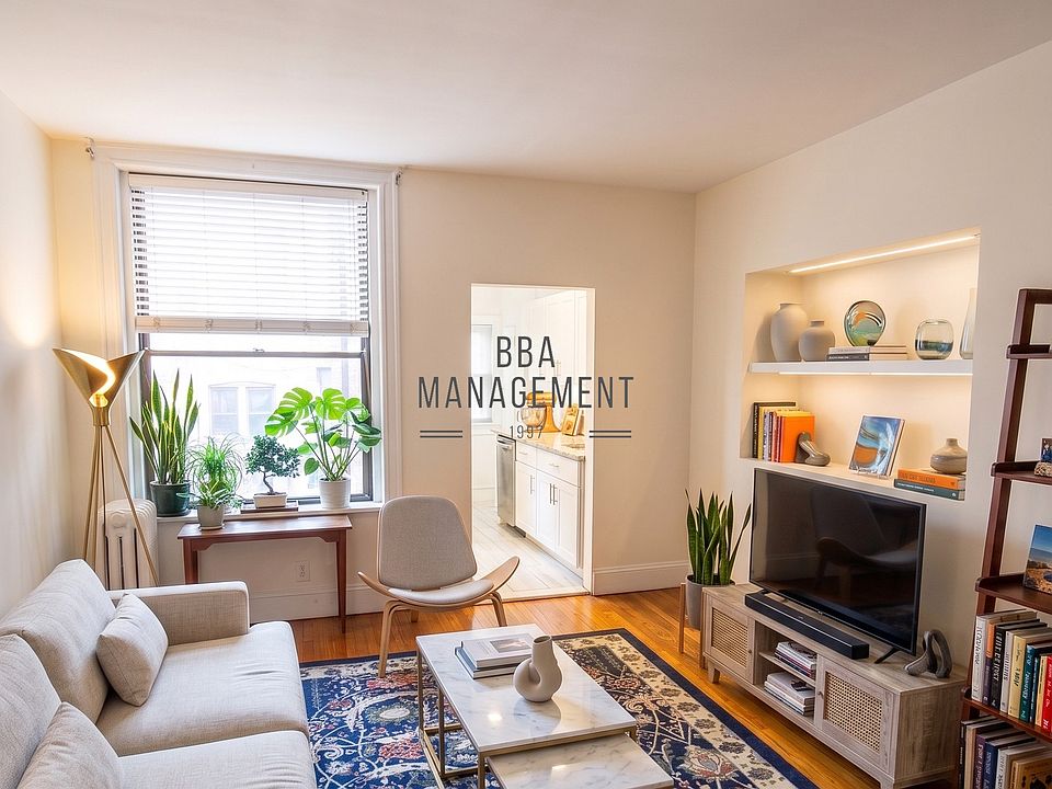 1st image of 46 Orkney Rd APT 2