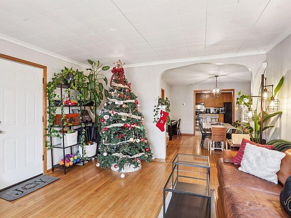 3rd image of 2943 California St NE
