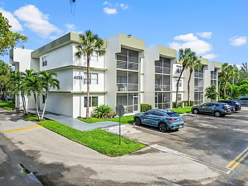 4235 N University Dr #312 Photo 1