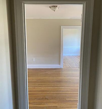 5th image of 1533 Chapel St #203