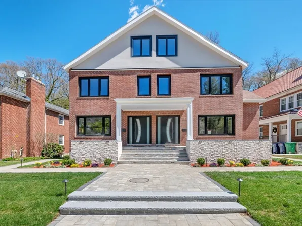 444 Lowell Ave, Newtonville, MA 02460