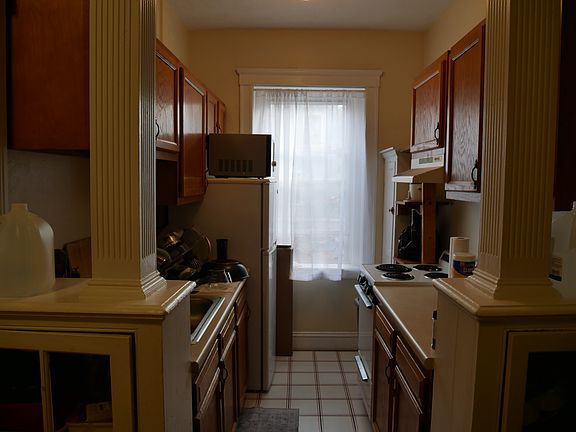 5th image of 10 Wendell St #3A