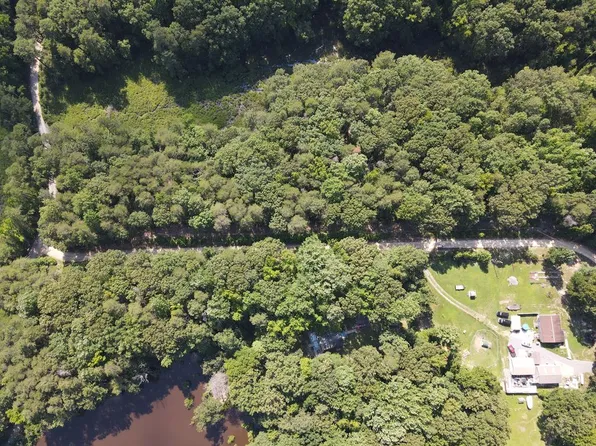 4 Deer Trail Dr, Farnham, VA 22460