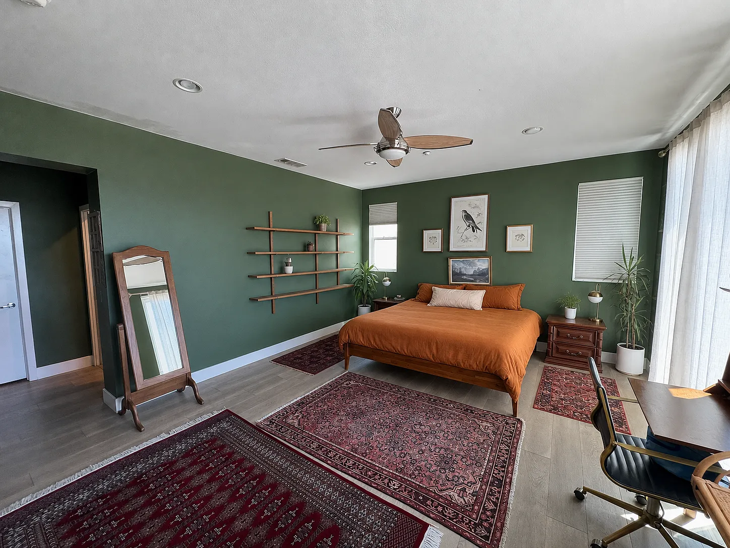 4 bed, 3585 sqft, $7,000 — Photo 1