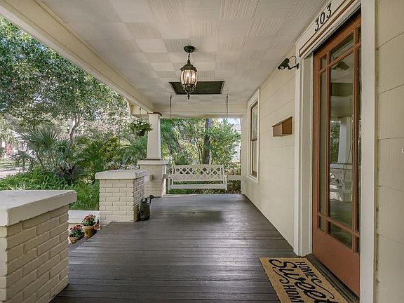 4th image of 303 E Lambright St