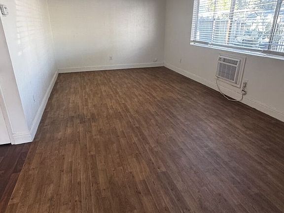 4th image of 425 S 3rd Ave APT A