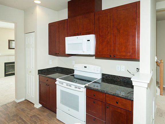 3rd image of 9316 178th Pl NE Unit 3