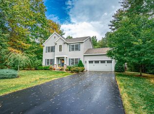3 Essex Ct, Queensbury, NY 12804