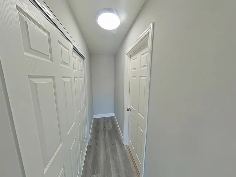 401 E Poplar Avenue — Photo 13
