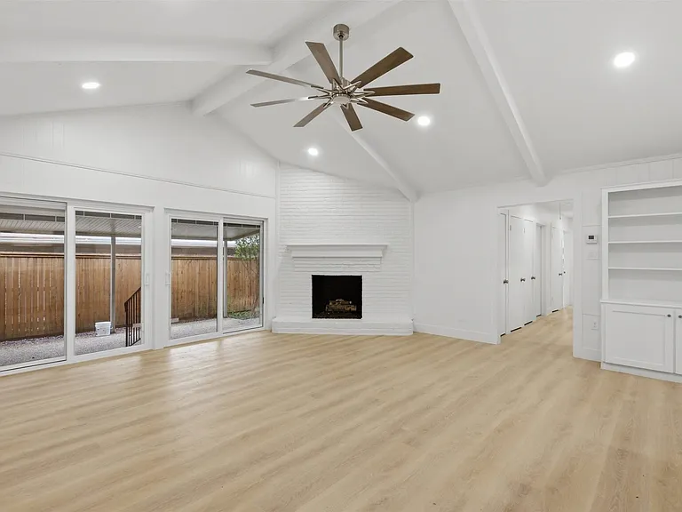 7515 Meadow Oaks Dr — Photo 9