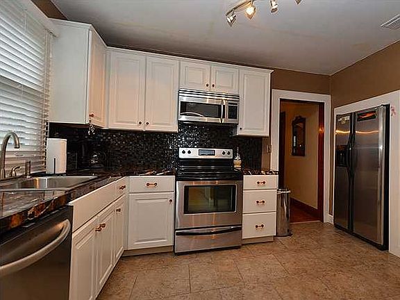 3rd image of 420 Glenwood St