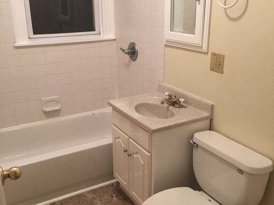 2nd image of 2115 Dorchester Ave APT 2