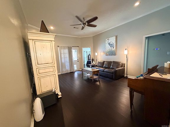 3rd image of 2110 Landover Trl