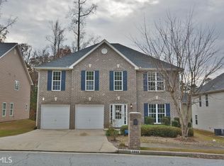 5888 Fairington Farms Ln, Lithonia, GA