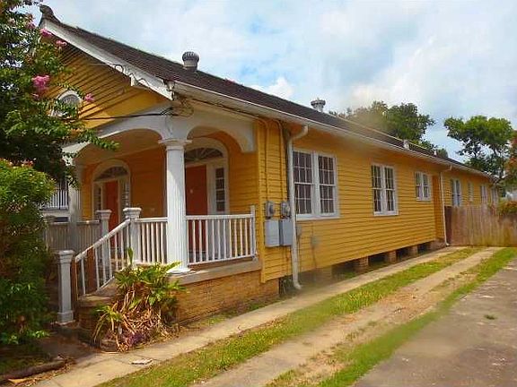3rd image of 2250 Cambronne St