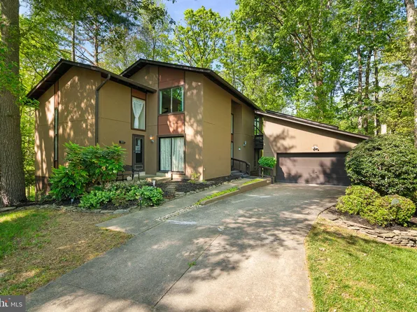 12326 Mulberry Ct, Woodbridge, VA 22192