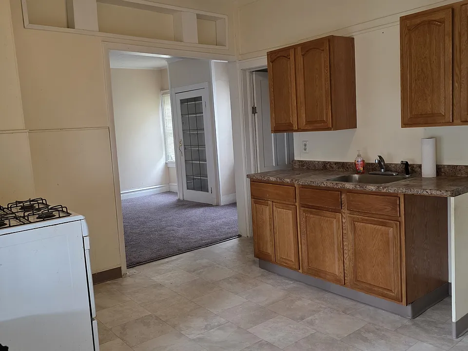 61 Columbia St #1