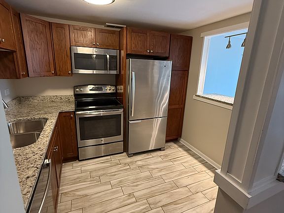 5th image of 2015 S Finley Rd APT 206