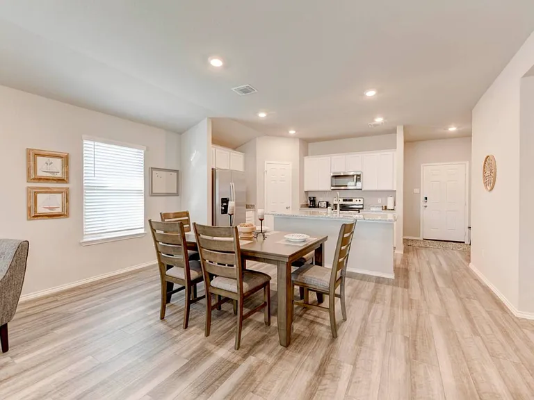 703 Winscott Ave — Photo 9
