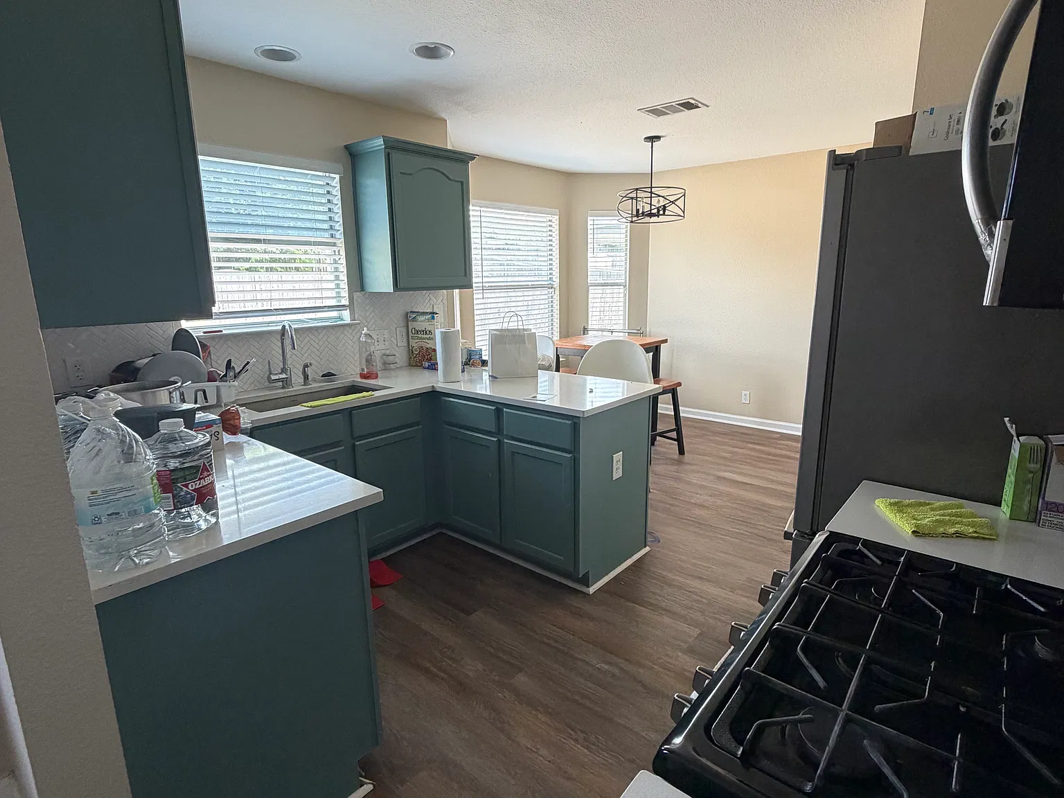 5 bed, 1800 sqft, $700 — Photo 1