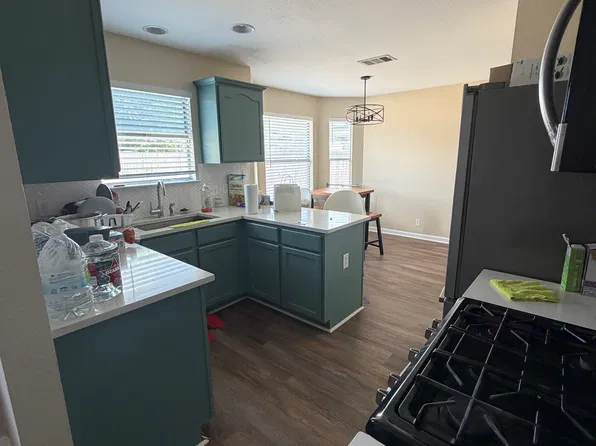112 Lakemont Dr #1, Hutto, TX 78634