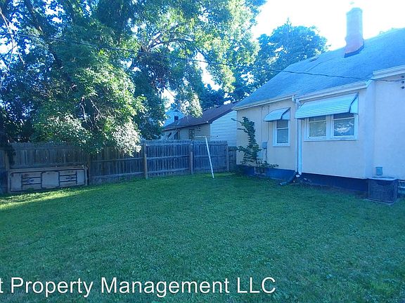 4th image of 2935 Thomas Ave N