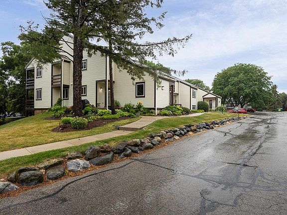 4th image of 1 Creekside Way #9