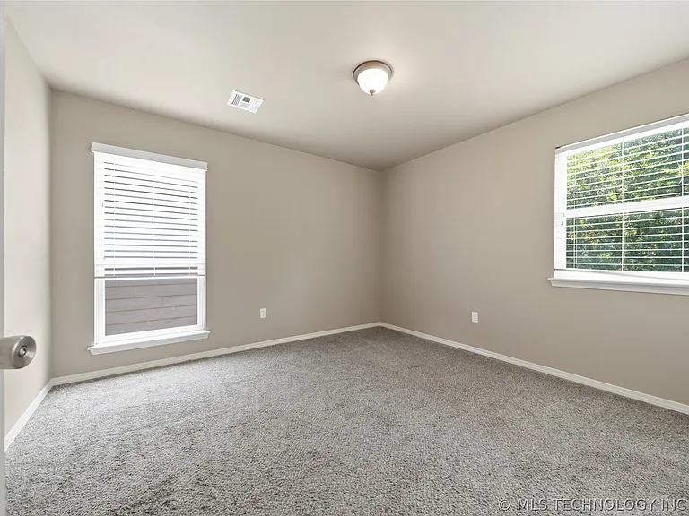 1411 W Haskell St — Photo 19