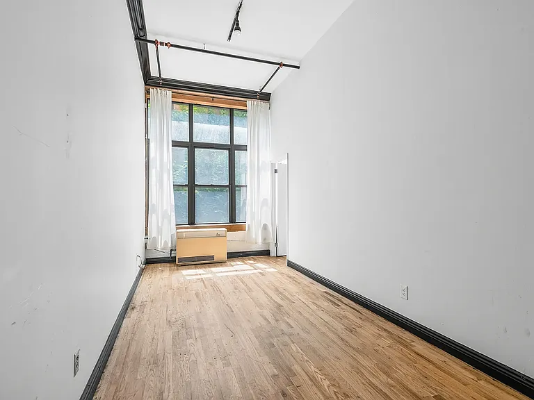 250 Moore St #202 — Photo 7