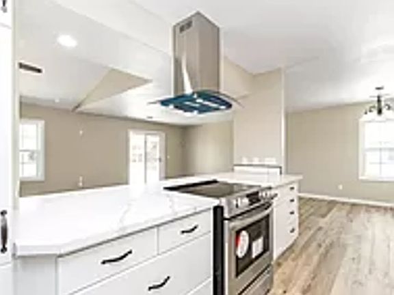3rd image of 17407 Camden Dr