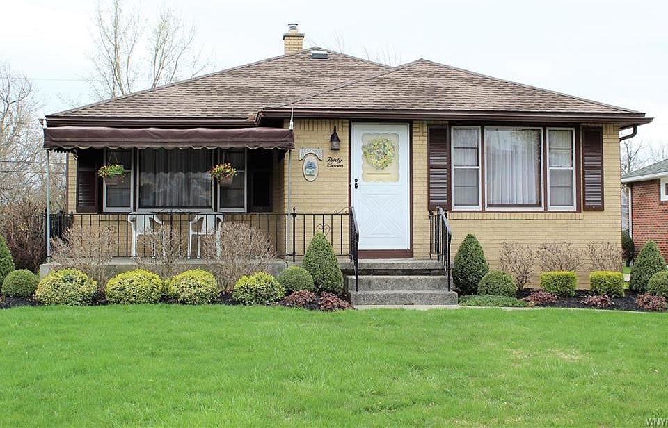 1st image of 37 Aurora Dr