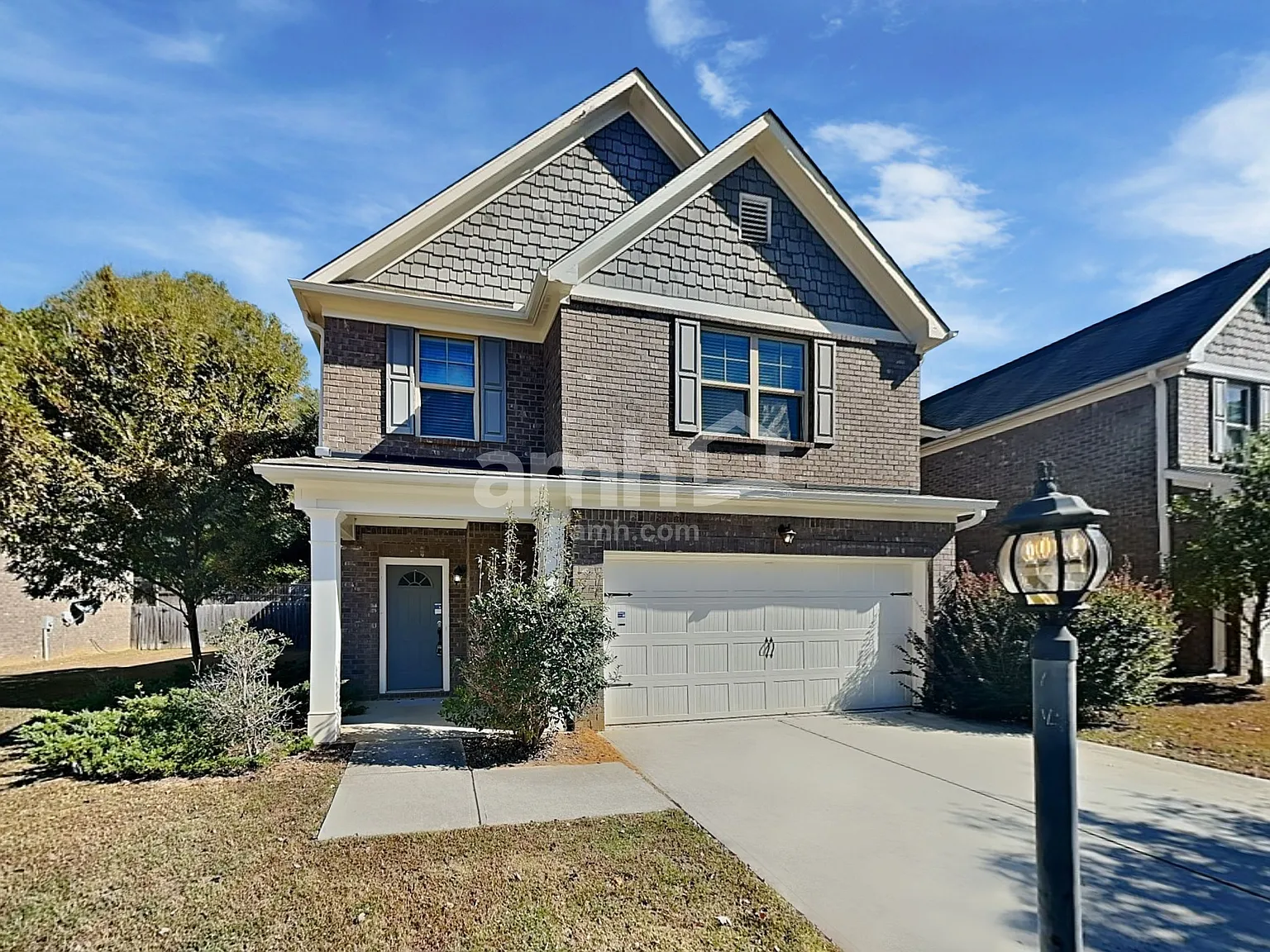 4 bed, 2.5 bath, 2072 sqft, $2,390 — Photo 1
