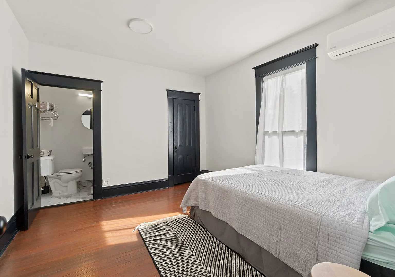 1232 West Washington Boulevard — Photo 4