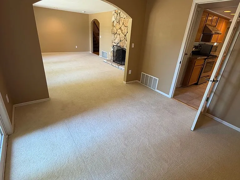 15802 SE 47th St — Photo 20