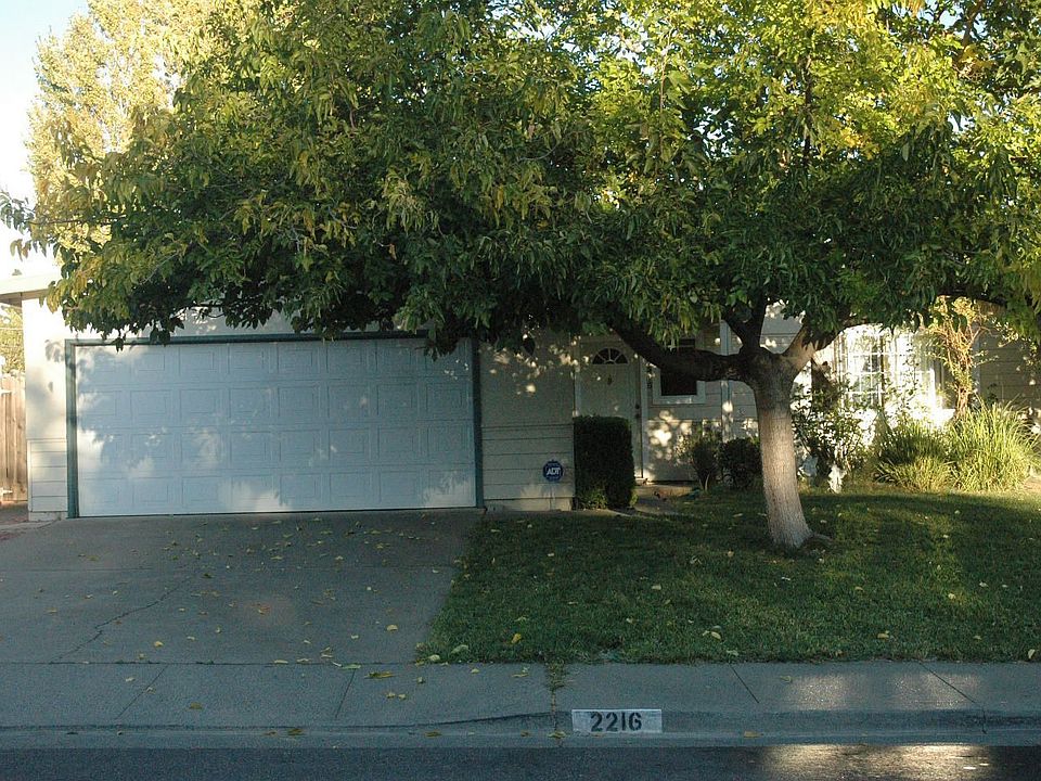 1st image of 2216 Cambridge Dr