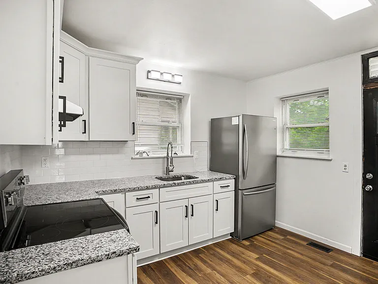 7205 Emma Ave — Photo 1