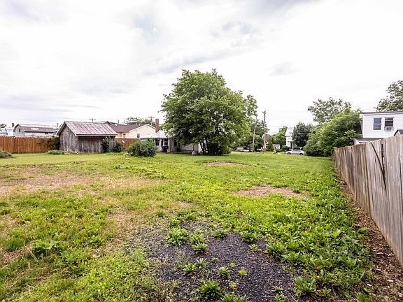 5th image of 611 Lee Ave
