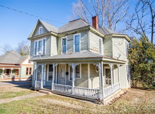 415 S Race St, Statesville, NC 28677