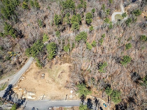5th image of 5 Andrews Ct