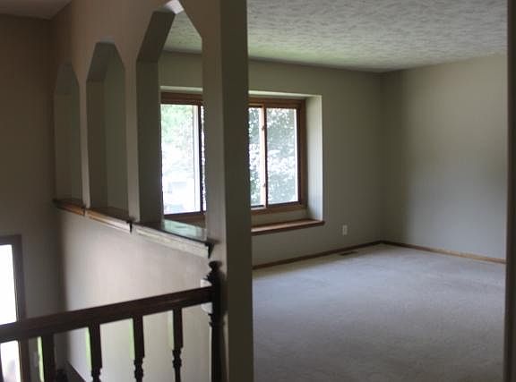 2nd image of 6723 Woodbine Cir