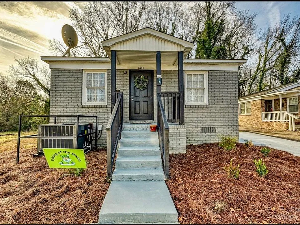 1025 McArthur Ave #2