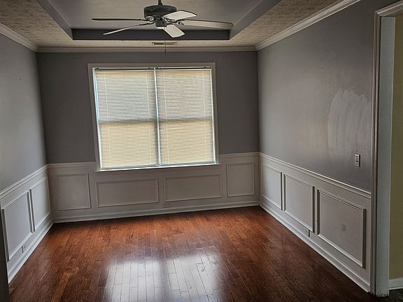 3rd image of 716 Stony Ln