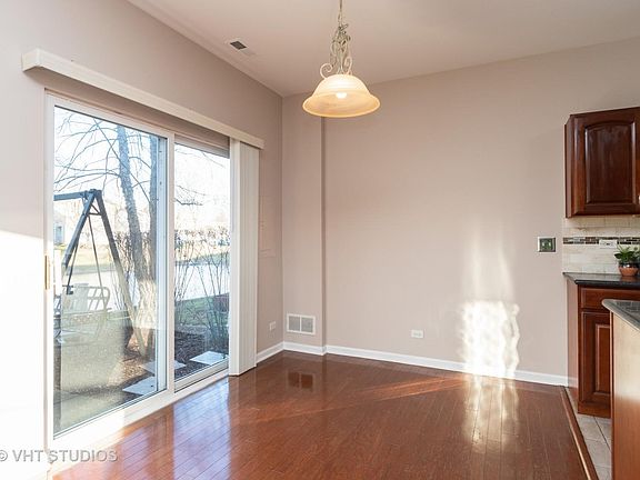 3rd image of 4020 Blackstone Dr