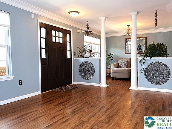 5th image of 396 Anthony Dr