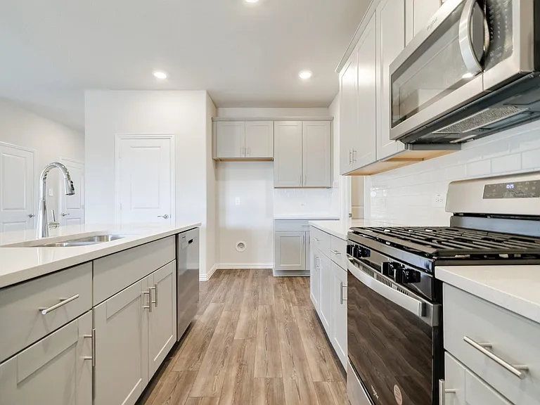 4816 Hunter Hurst Dr — Photo 12