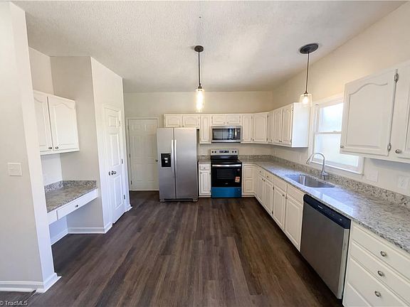 2nd image of 905 Kensal Green Dr